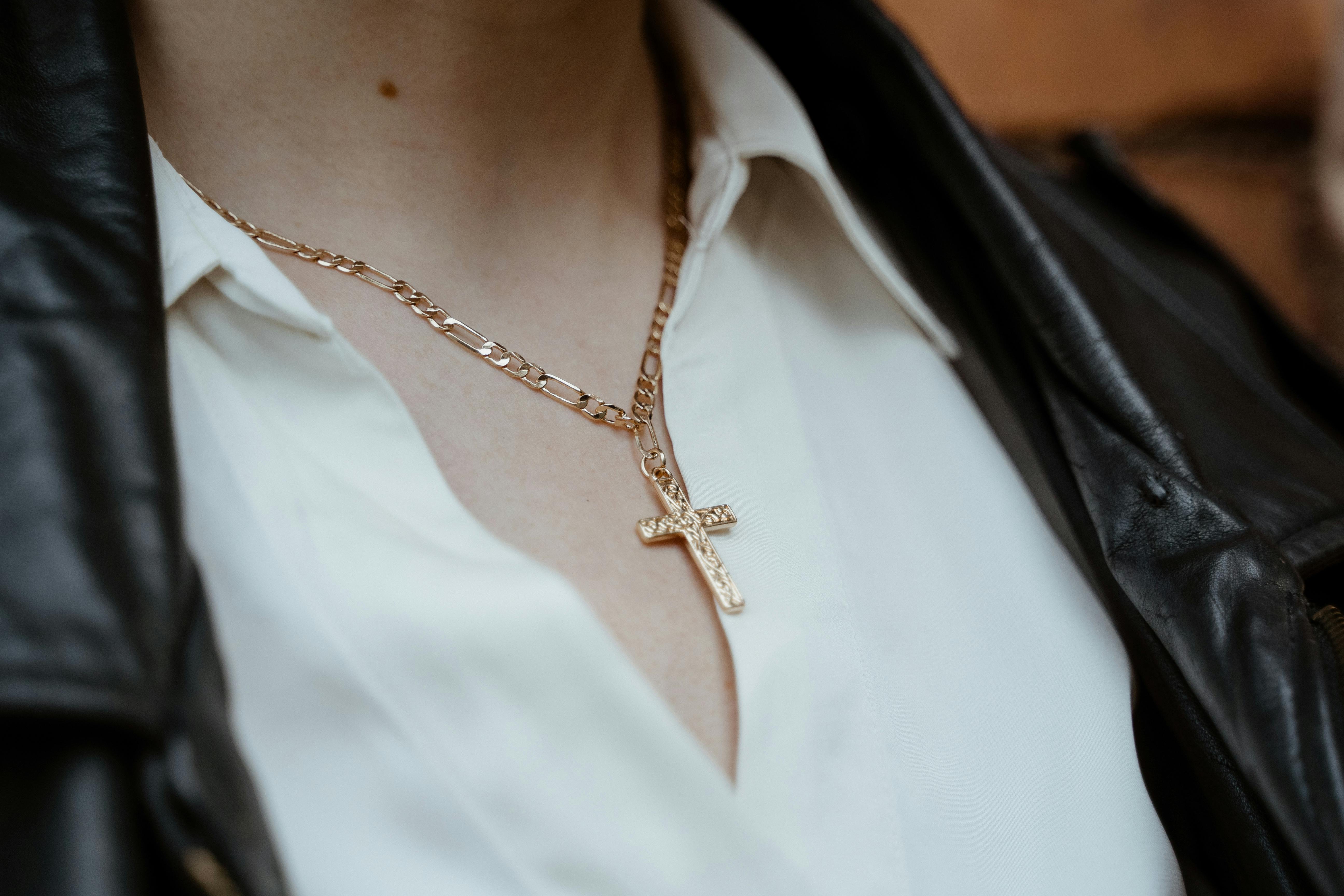 Everything You Must Know about Wearing a Cross Necklace - Kiralala.com