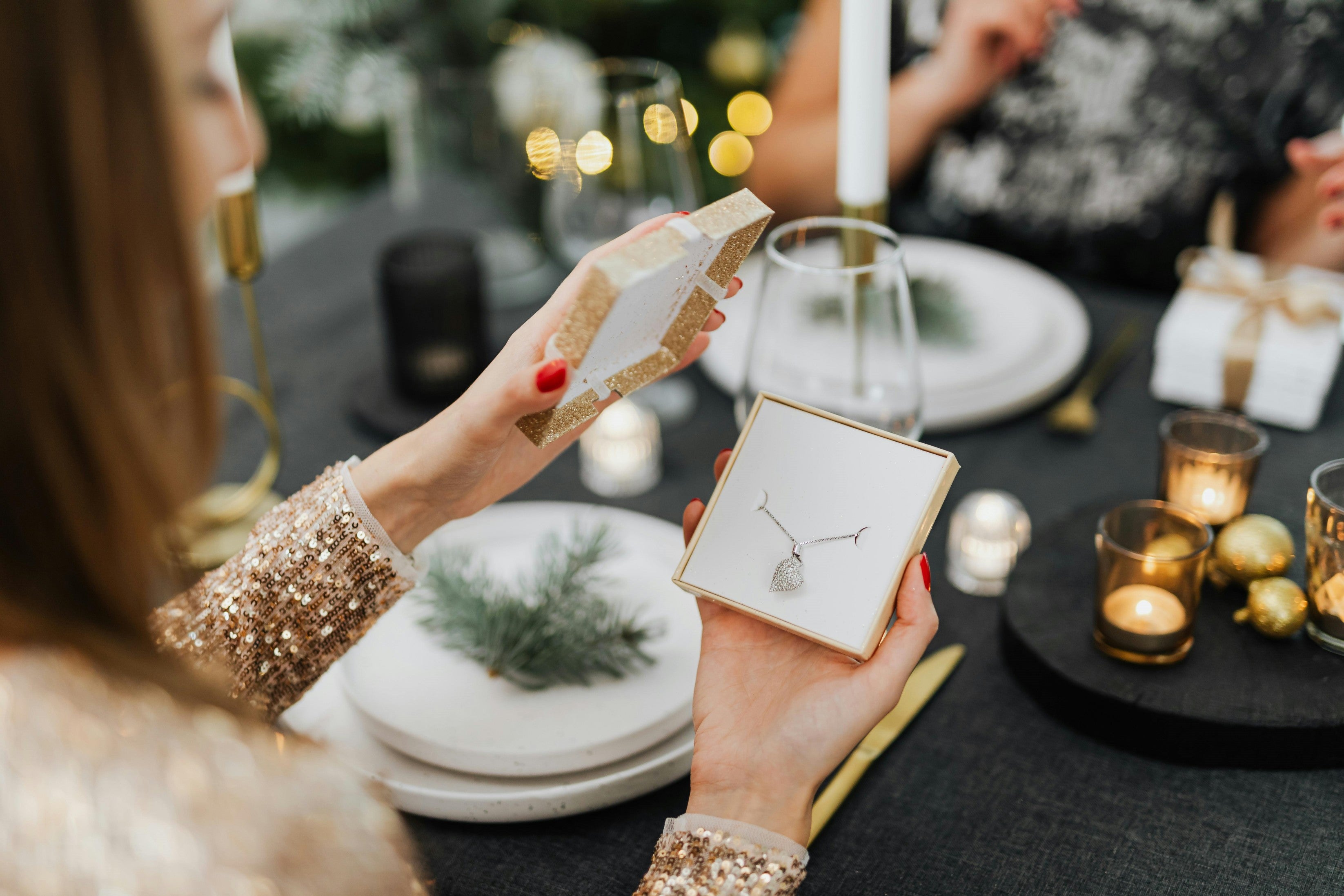 Why is Jewelry Always a Safe Bet When It Comes to Gift-giving - Blog - Kiralala.com