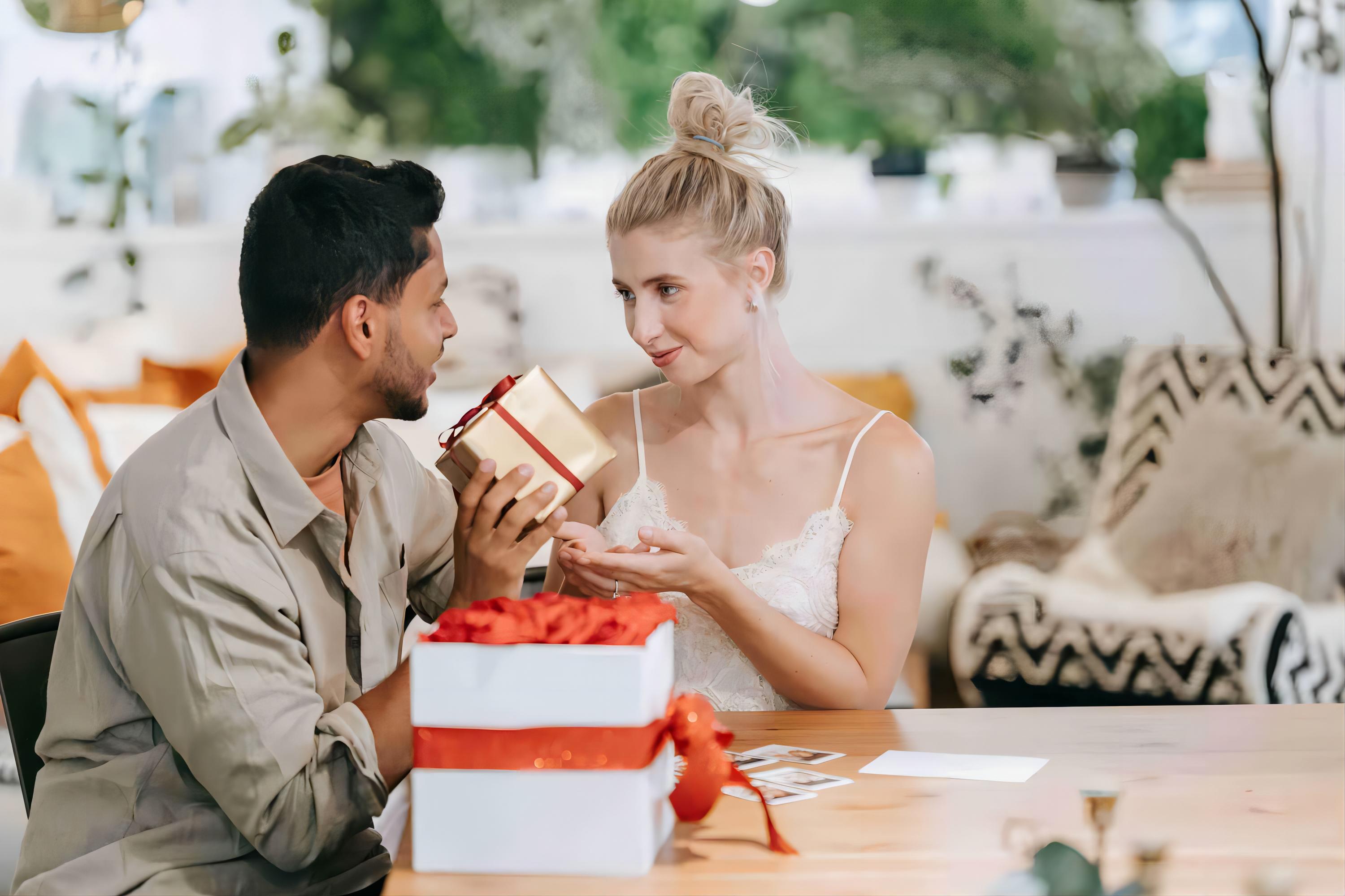 The Ultimate Guide to Choosing the Perfect Jewelry Gift for Your Girlfriend - Blog - Kira LaLa