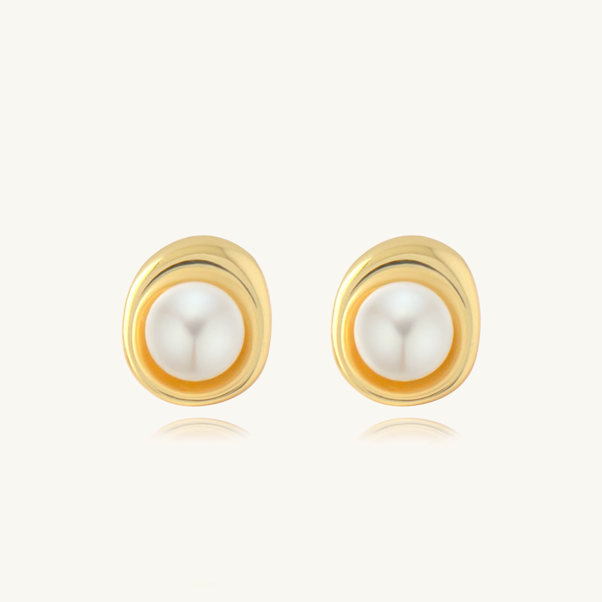 18K Gold Vermeil Curved Shell Pearl Earrings for Women - Kira LaLa